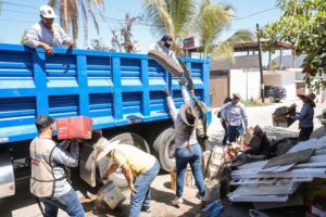 Gobierno de Héctor Santana intensifica acciones contra el dengue en Valle de Banderas; retiran 4.1 toneladas de cacharros