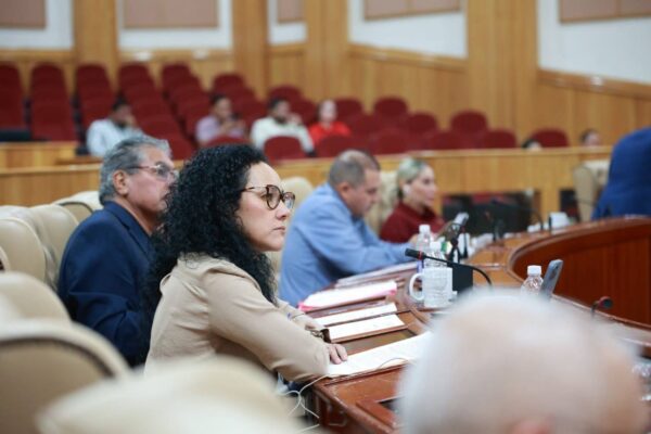 Legislará Congreso para eliminar la brecha salarial de las mujeres