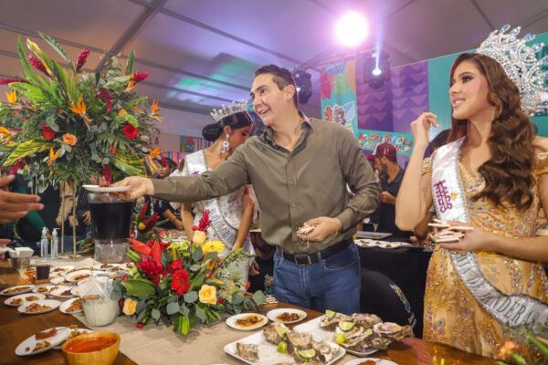 Bahía de Banderas cautiva con su gastronomía, sus reinas y Héctor Santana en la Feria Nayarit 2025