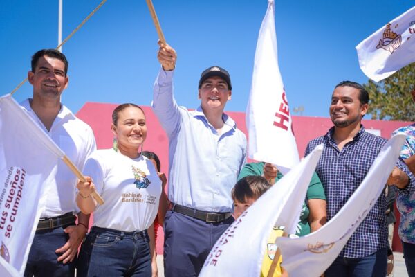 Héctor Santana arranca rehabilitación de la cancha de fútbol rápido en San José del Valle