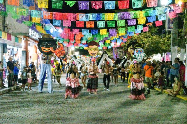 La Bahía ya vive su Carnaval