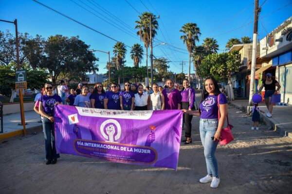 Caminata pacífica en Las Varas por el día internacional de la mujer