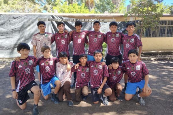 La nueva armadura del equipo de la Esc. Secundaria Técnica No. 4