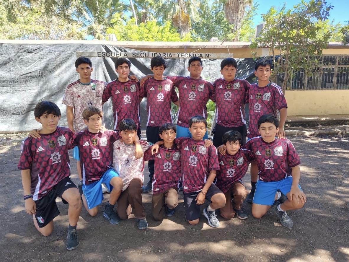 La nueva armadura del equipo de la Esc. Secundaria Técnica No. 4
