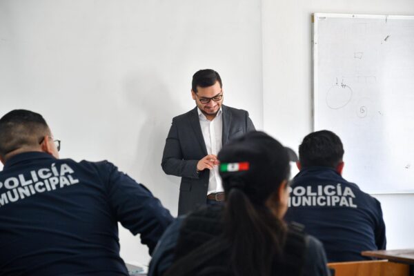 Trabajando En GRANDE en la profesionalización de quienes velan por el bienestar de Compostela