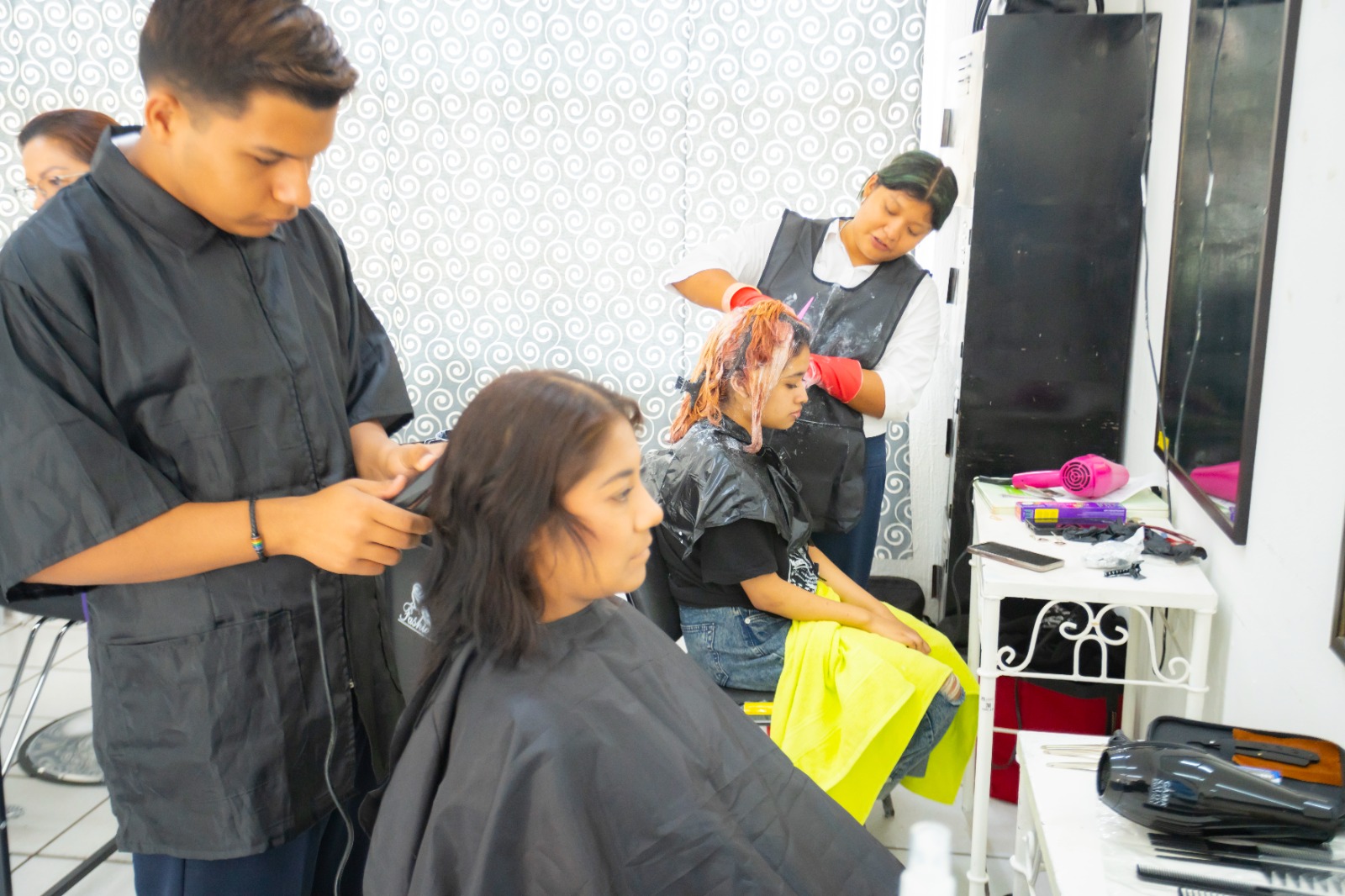 DIF Nayarit impulsa el crecimiento laboral y personal de las familias.