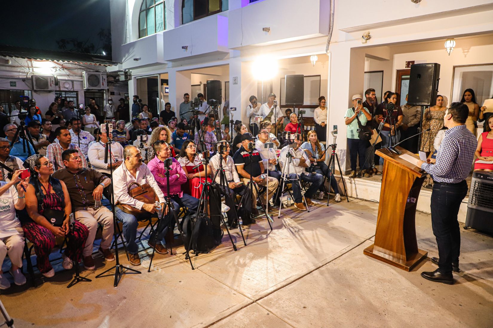 Más apoyo, más obras y más resultados: Héctor Santana rinde cuentas desde la presidencia.
