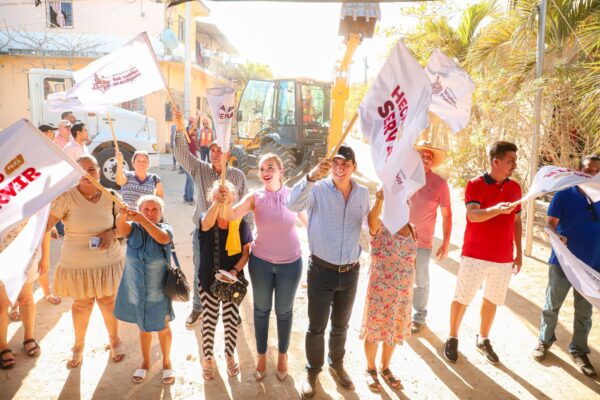 “El dinero se está yendo a las calles”: Héctor Santana arranca nueva obra en Punta de Mita.