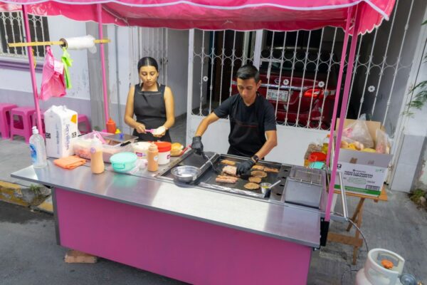 Impulsa DIF Nayarit la creación del negocio “Nany Burguer”.