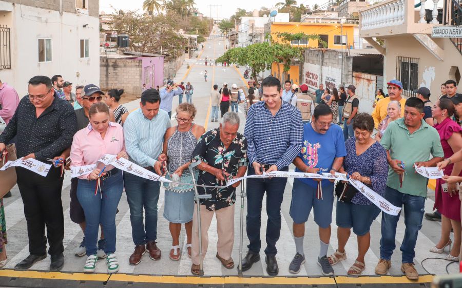 Calles dignas y seguras: Héctor Santana transforma la calle Amado Nervo en Bucerías