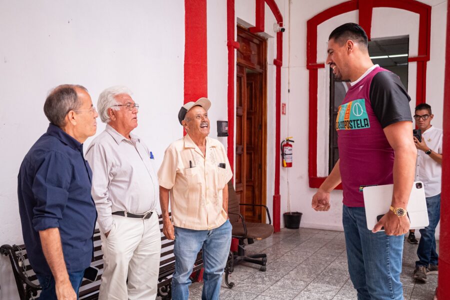 Atendiendo, escuchando y trabajando con el compromiso firme de seguir fortaleciendo la GRANDEZA de Compostela
