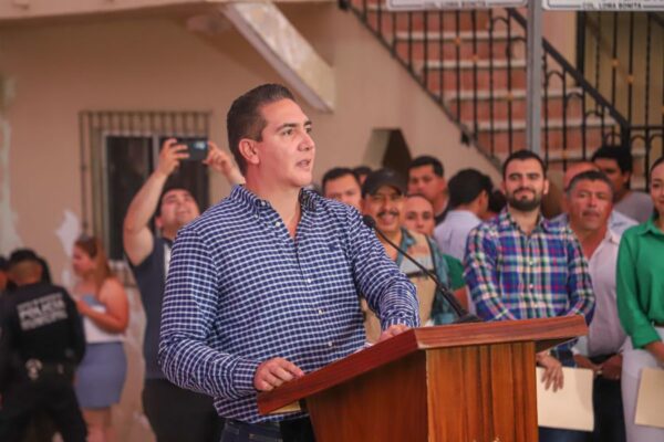 Obras, apoyo al pueblo y cero tolerancia a abusos: Héctor Santana rinde cuentas desde Bucerías
