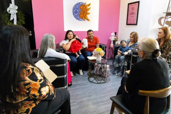 Beatriz Estrada invita a transformar vidas a través del programa Familias de Acogida.